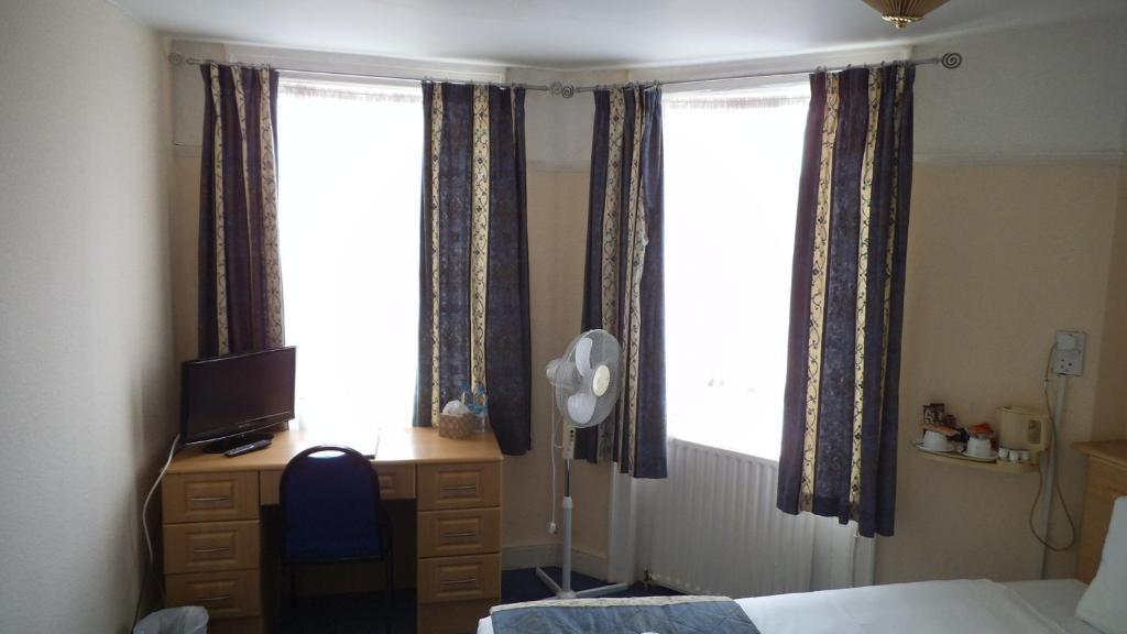 Belle Vue House Hotel 雷丁 客房 照片