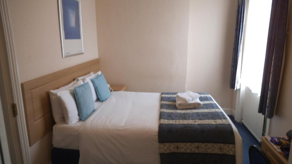Belle Vue House Hotel 雷丁 客房 照片